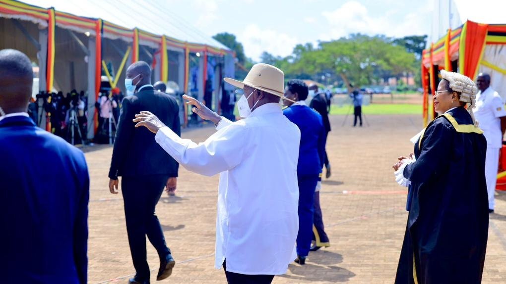 Like children, MPs fall over themselves to catch President Museveni’s eye in Gulu