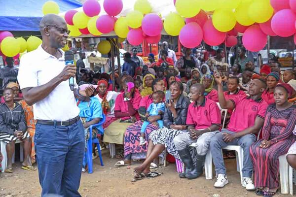 Museveni donates Shs 20 million to Kalerwe abattoir savings group