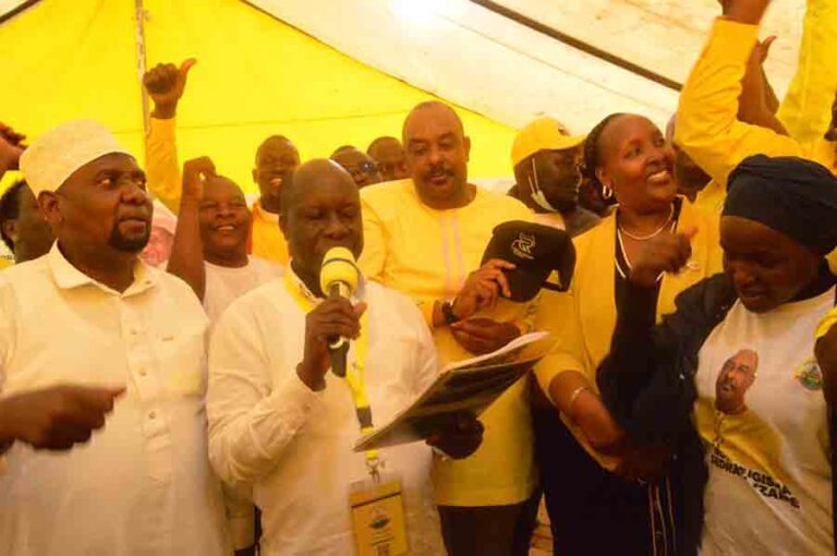Museveni’s brother Nzaire eyes minister Baryomunsi’s NRM post